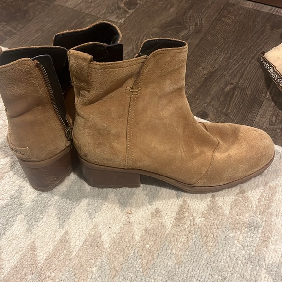 Sorel Boots - Picture 4 of 4